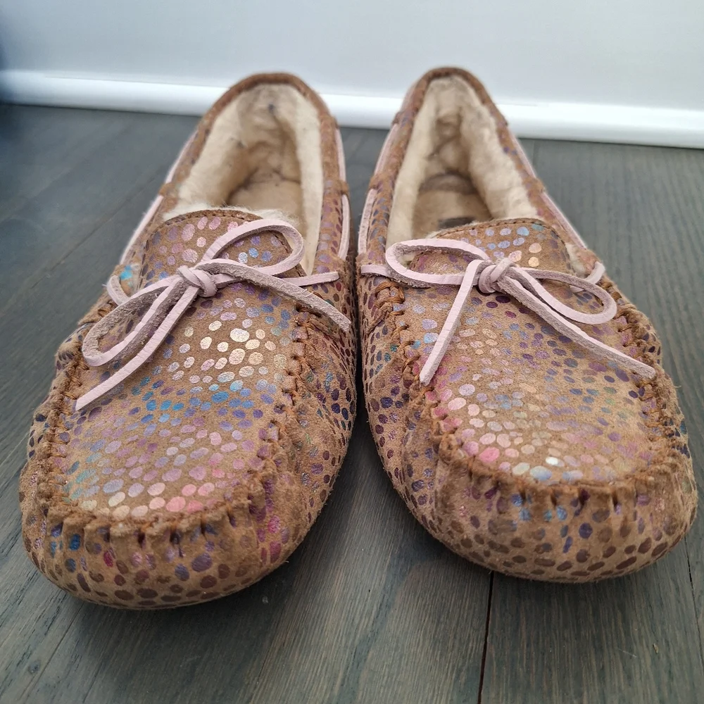UGG Dakota Spots Slipper Kids size 5